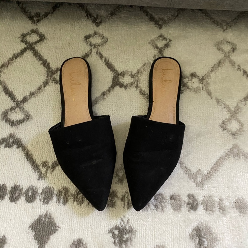 Lulu’s black pointed toe slip on shoes - Picture 2 of 6